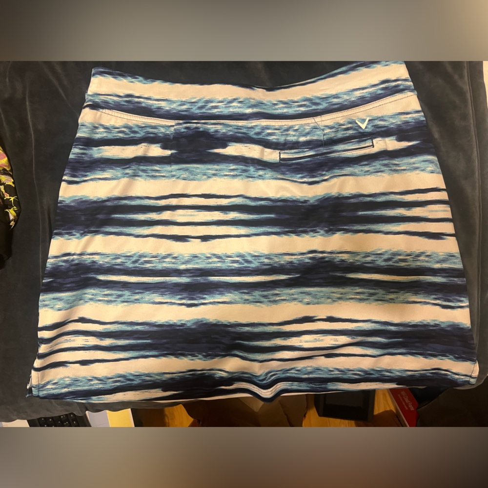 Callaway NWOT Golf Skirt with attached shorts. Large